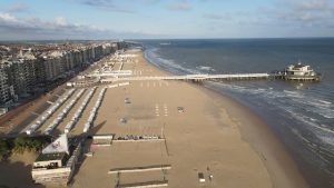 Blankenberge aan zee in december met lichtverlichting en kerstsfeer voor december naar de Belgische kust