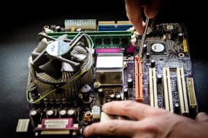 Home Professionele computer reparatie in Rotterdam met deskundige technici die laptops en desktops repareren