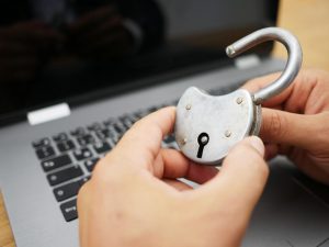 Home Beveiligingsprofessional werkt met aandacht en verantwoordelijkheid. Bouwt een toekomst met zekerheid door praktische trainin